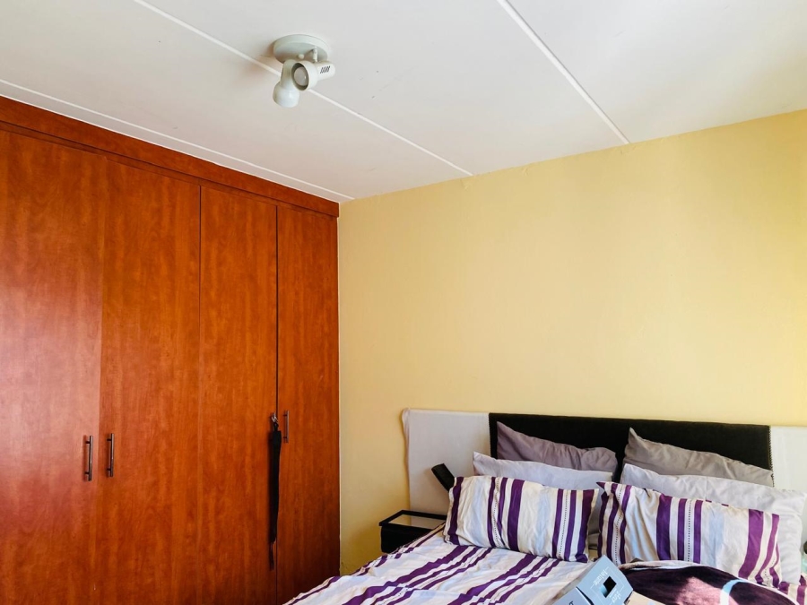 2 Bedroom Property for Sale in Waterval East North West